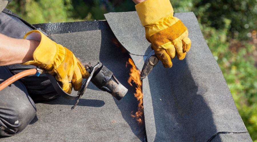 Expert Emergency Roof Repairs services in Shelbyville, MO
